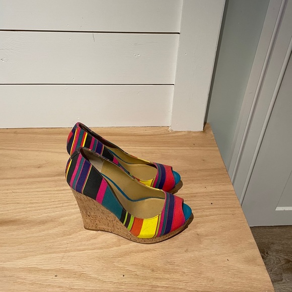 Nine West  5 inch wedge open toe sandal - Picture 2 of 3